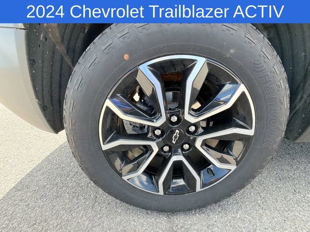 Used 2024 Chevrolet TrailBlazer ACTIV w/ Convenience Package AWD/4WD image 9