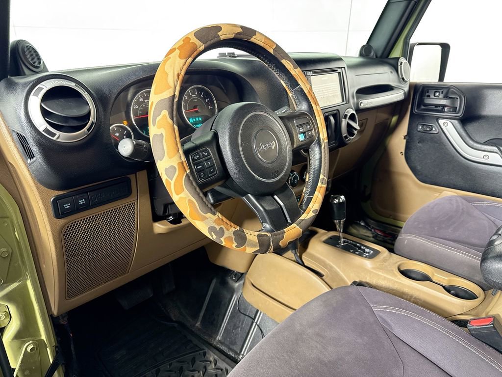 Used 2013 Jeep Wrangler Rubicon w/ PWR Convenience Group AWD/4WD image 9