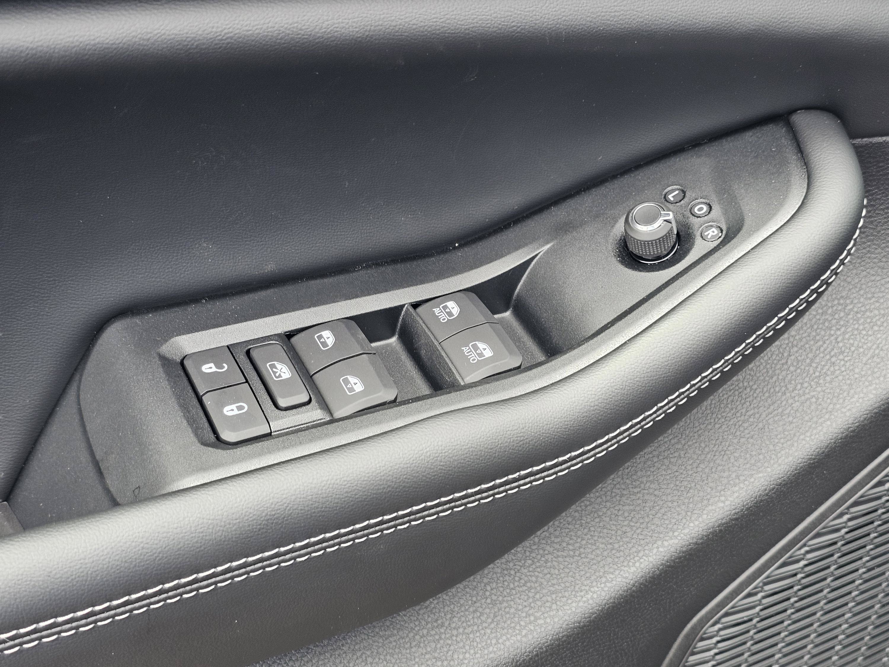 New 2026 Jeep Grand Cherokee Altitude RWD image 15