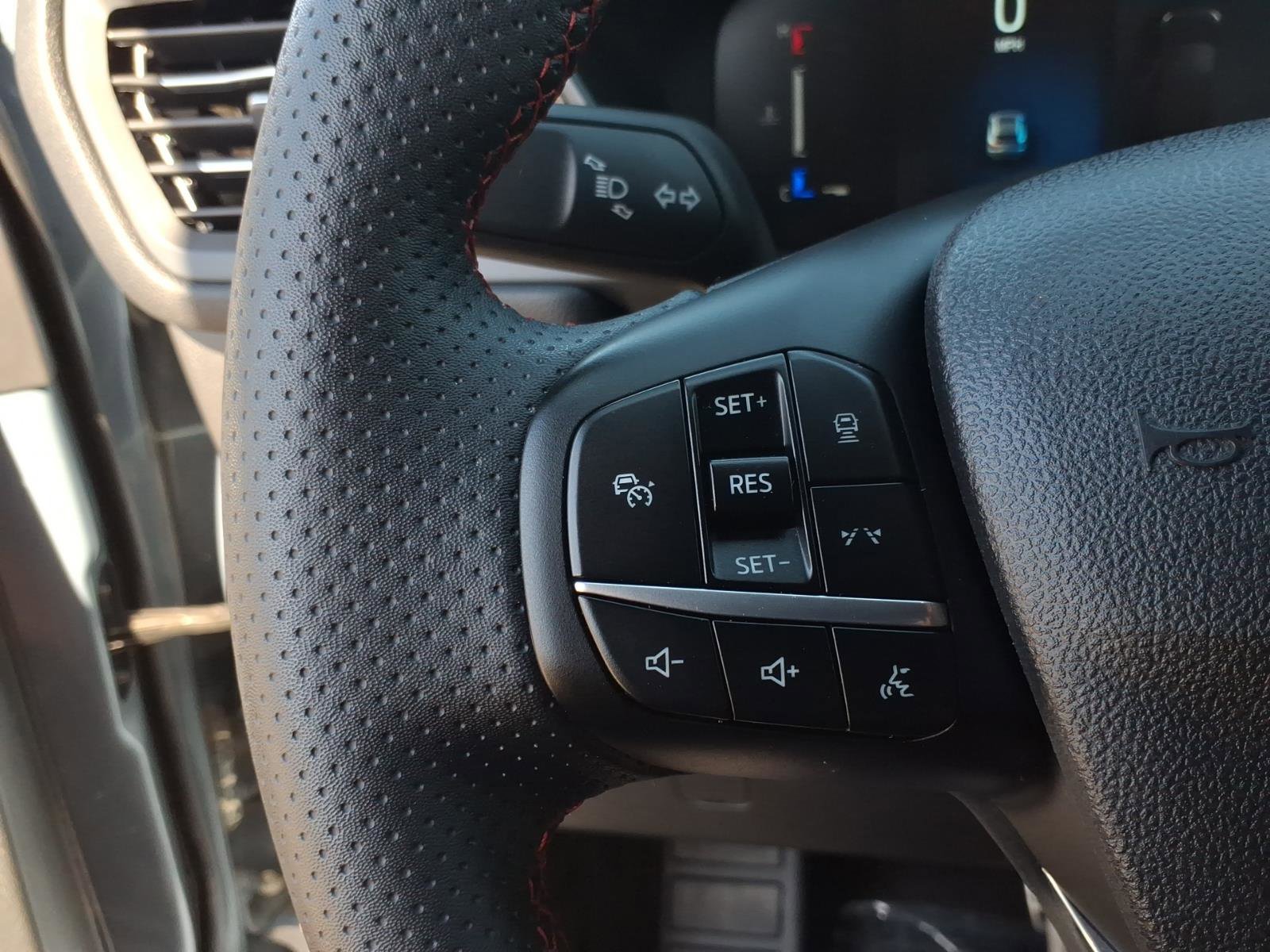 Used 2023 Ford Escape ST-Line w/ Tech Pack #1 FWD image 23