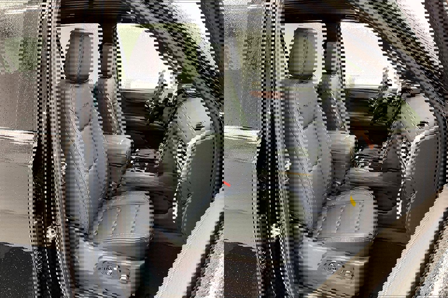 New 2026 GMC Yukon XL Denali w/ Sun & Power Step Package image 9