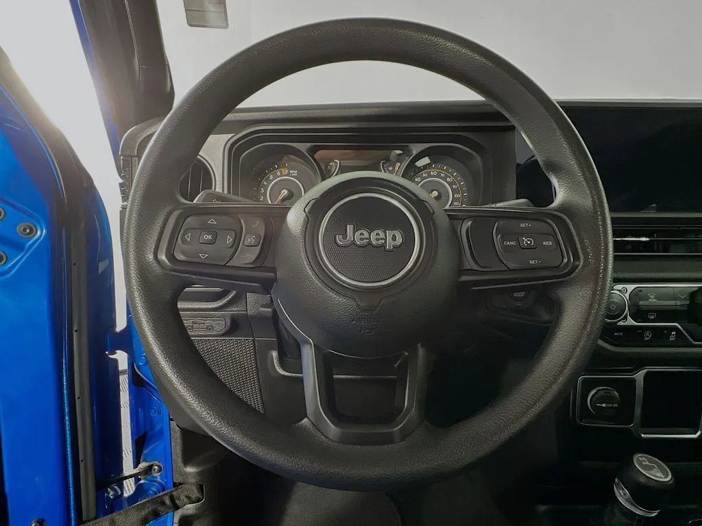 Used 2024 Jeep Gladiator Sport AWD/4WD image 12
