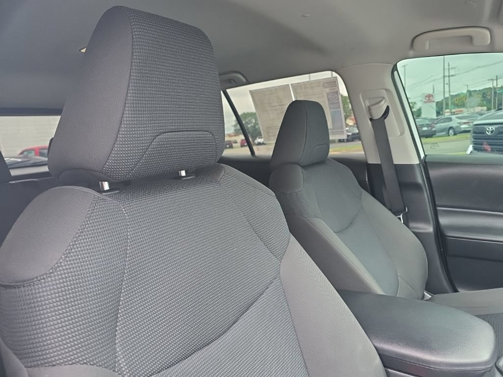 Certified 2024 Toyota RAV4 LE AWD/4WD image 10