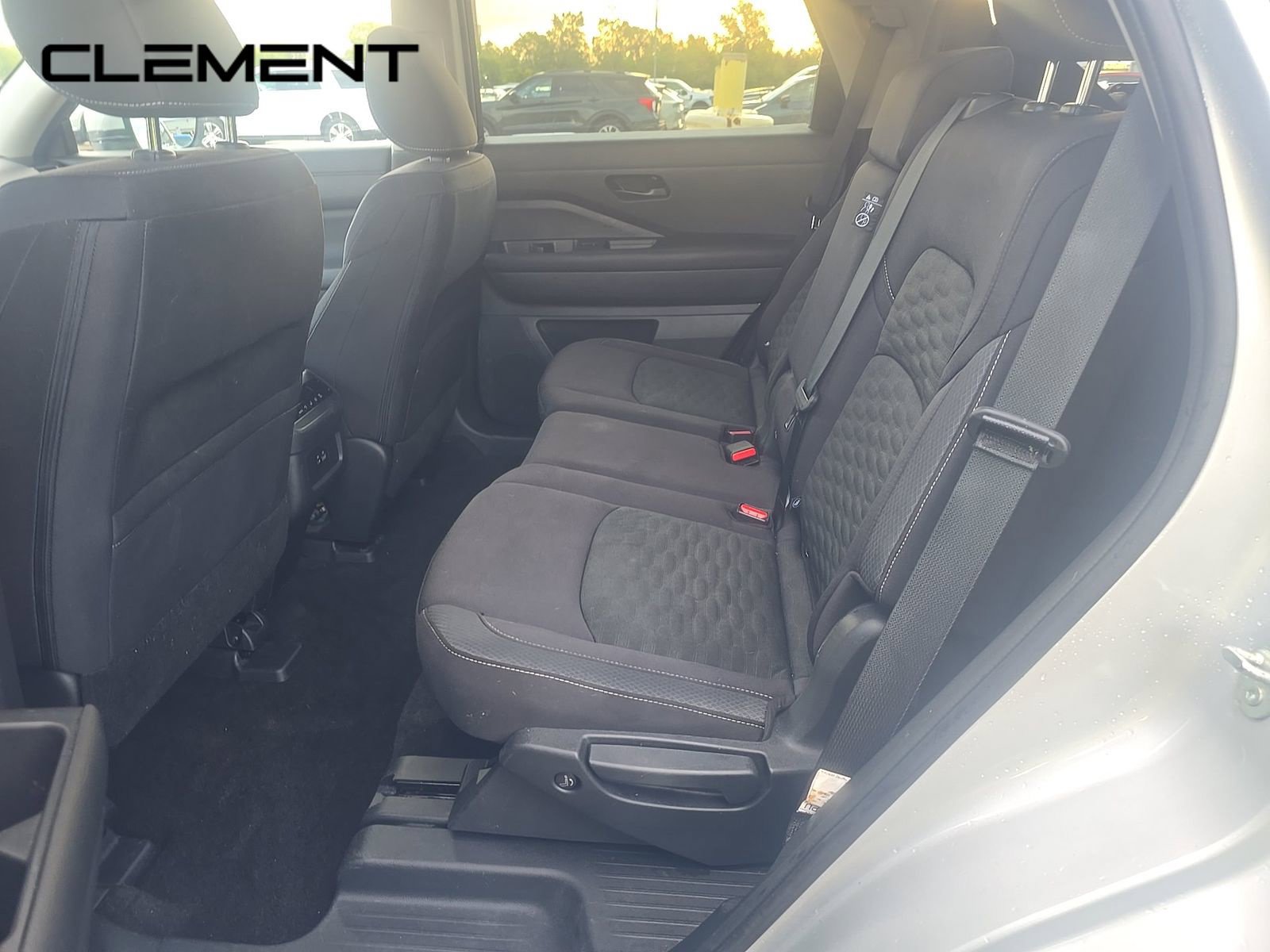 Used 2024 Nissan Pathfinder SV AWD/4WD image 5
