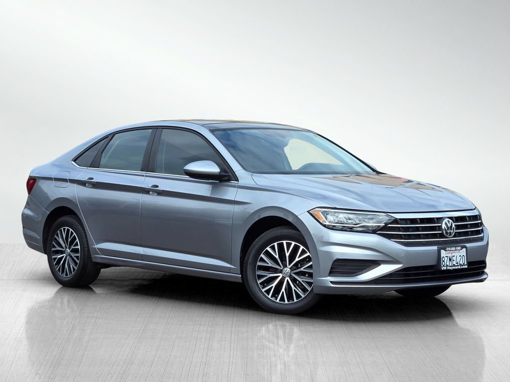 Used 2021 Volkswagen Jetta SE FWD image 2
