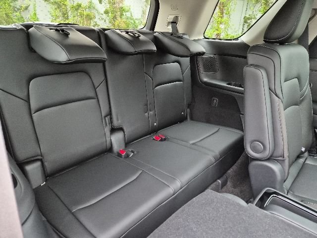 New 2026 Nissan Pathfinder SL w/ SL Premium Package AWD/4WD image 13