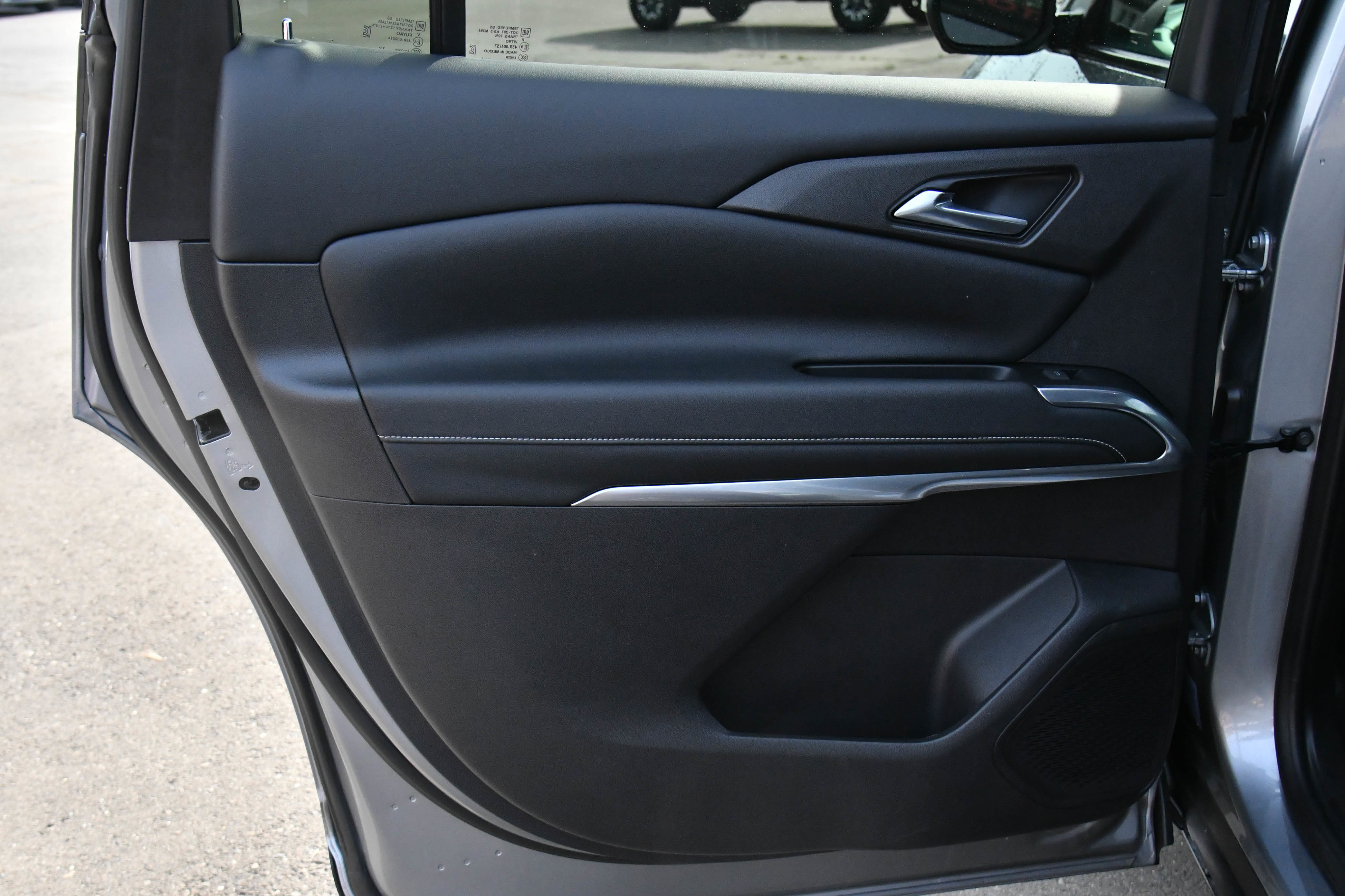 Used 2024 Chevrolet Traverse LT FWD image 43