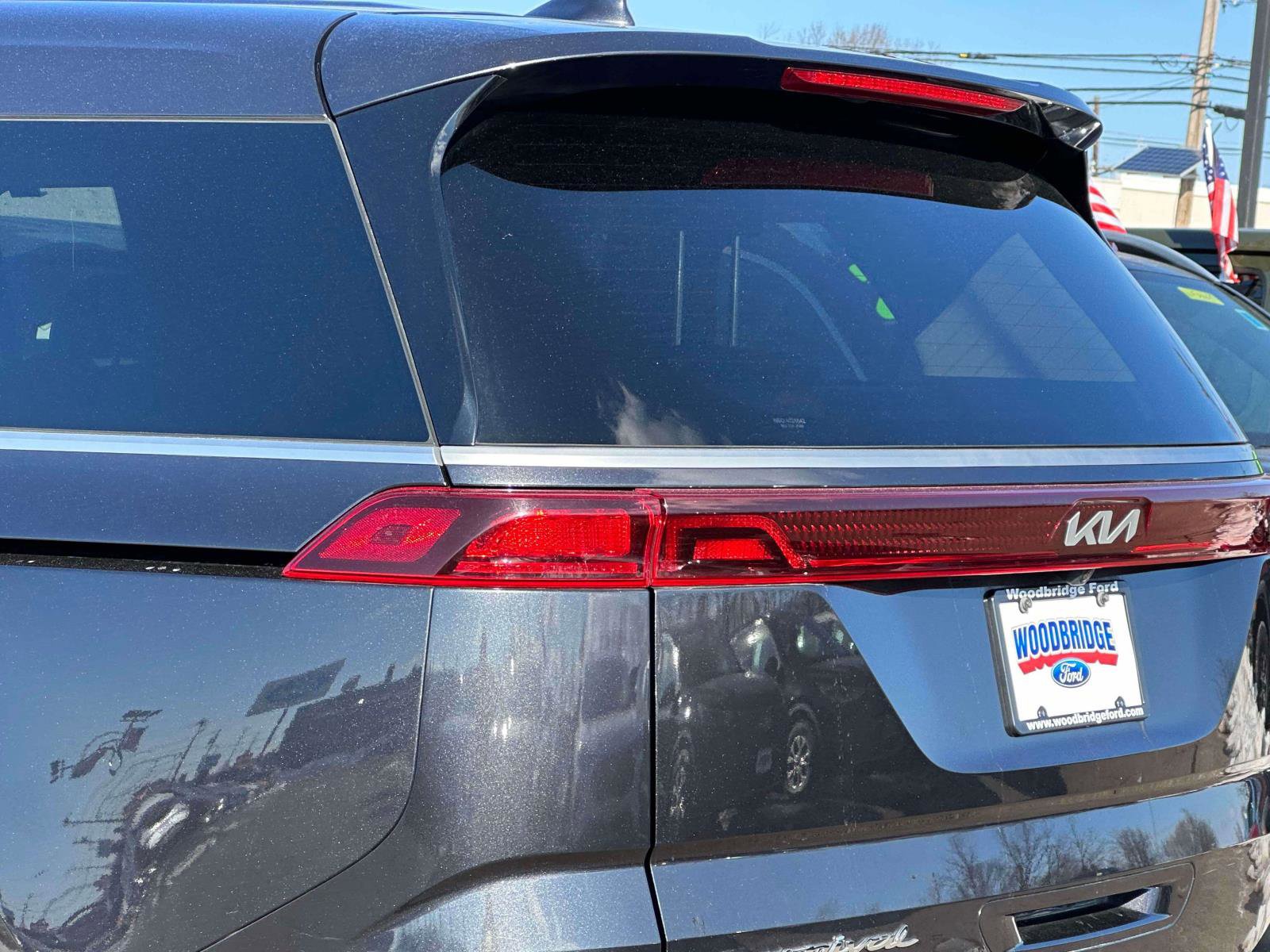 Used 2022 Kia Carnival LX image 8