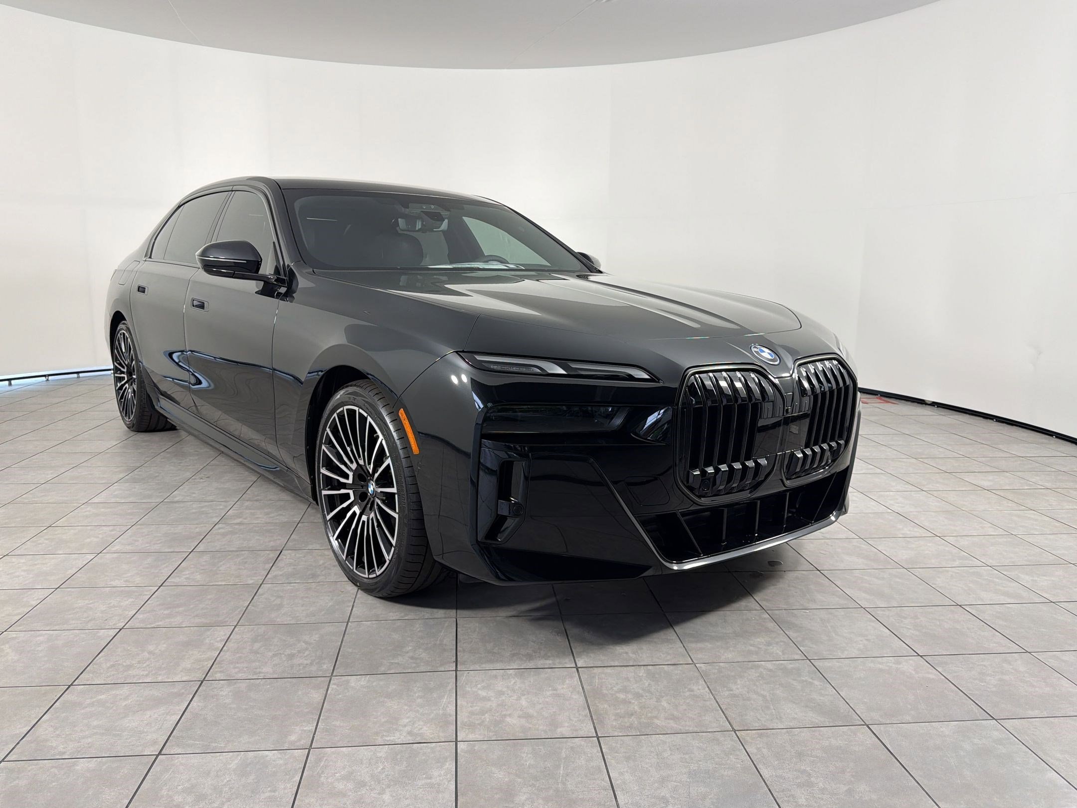 Used 2026 BMW i7 xDrive60 AWD/4WD image 6