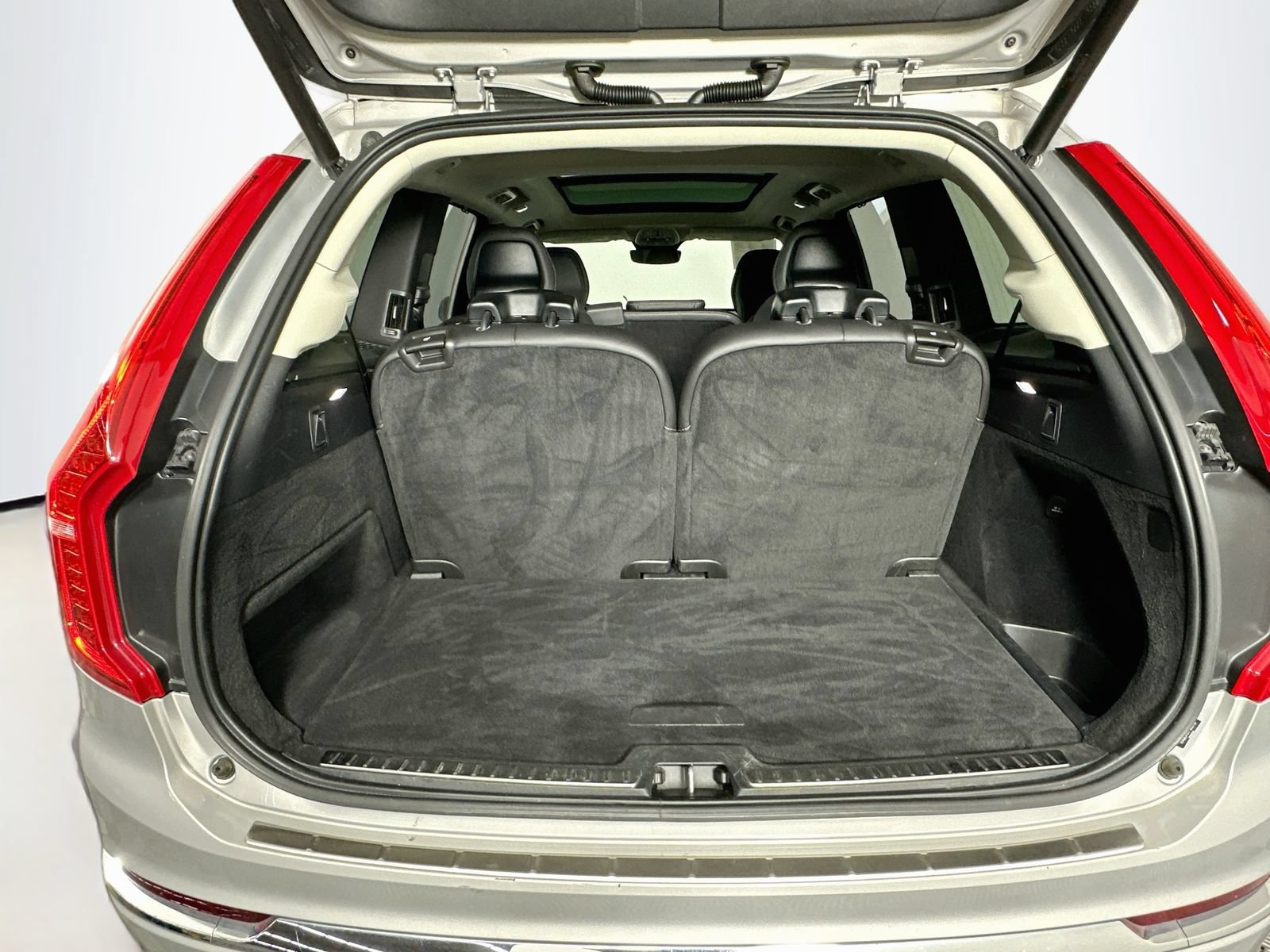 Used 2023 Volvo XC90 B6 Ultimate w/ Protection Package Premier AWD/4WD image 28