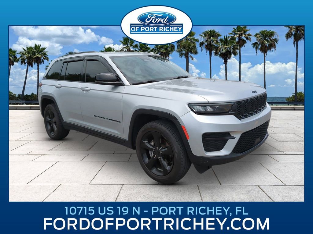 Used 2023 Jeep Grand Cherokee Altitude AWD/4WD image 1