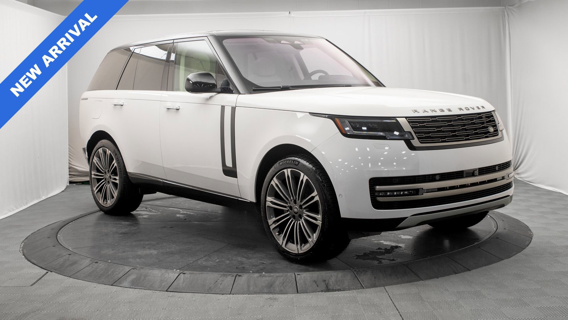 Used 2023 Land Rover Range Rover SE image 9