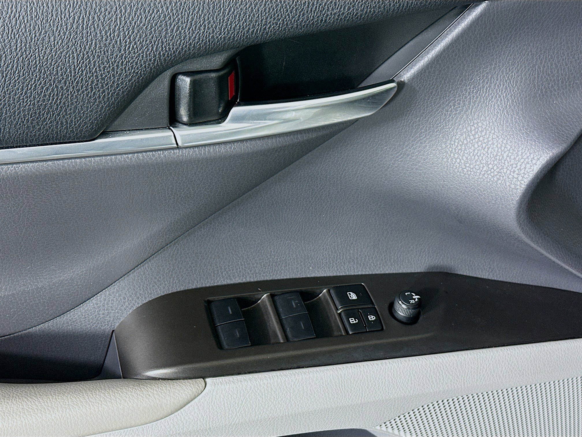 Certified 2024 Toyota Camry SE w/ Cold Weather Package FWD image 14
