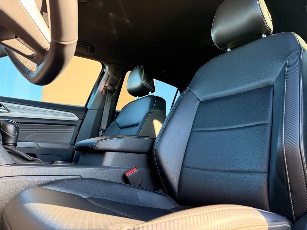 Used 2022 Volkswagen Atlas Cross Sport SE image 26