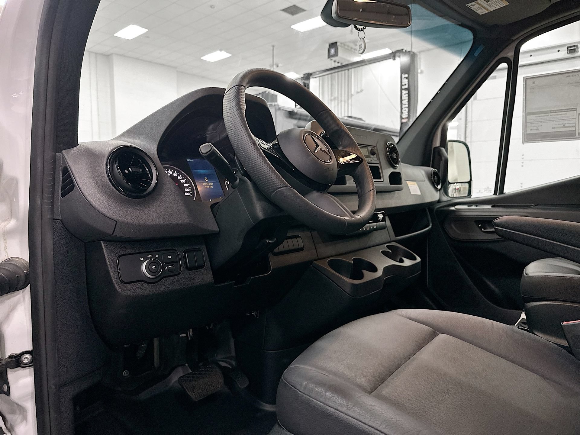 New 2025 Mercedes-Benz Sprinter 2500 image 10