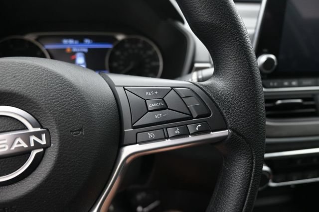 Used 2025 Nissan Altima 2.5 SV FWD image 20