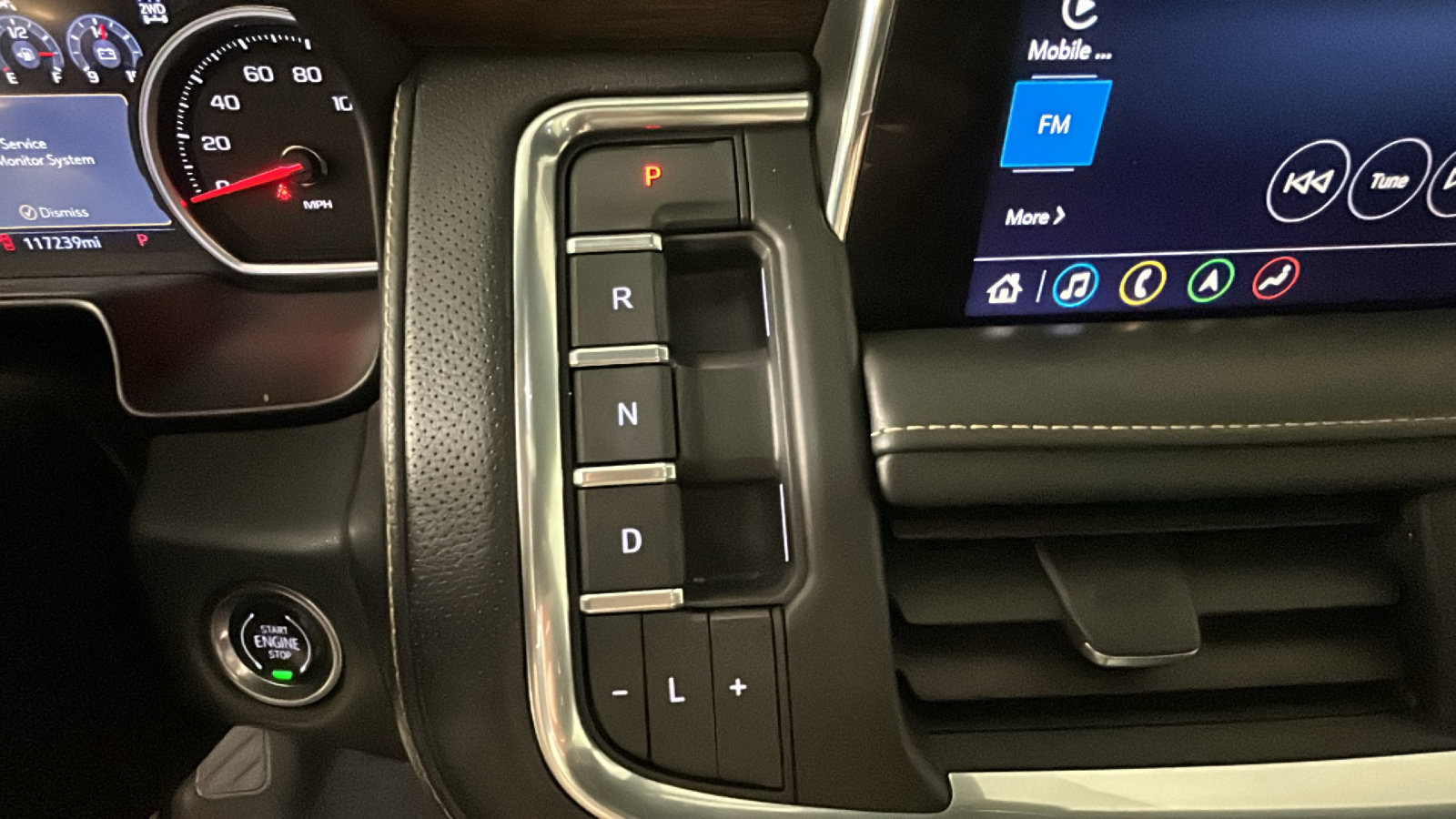 Used 2021 Chevrolet Tahoe Premier w/ Premium Package AWD/4WD image 23