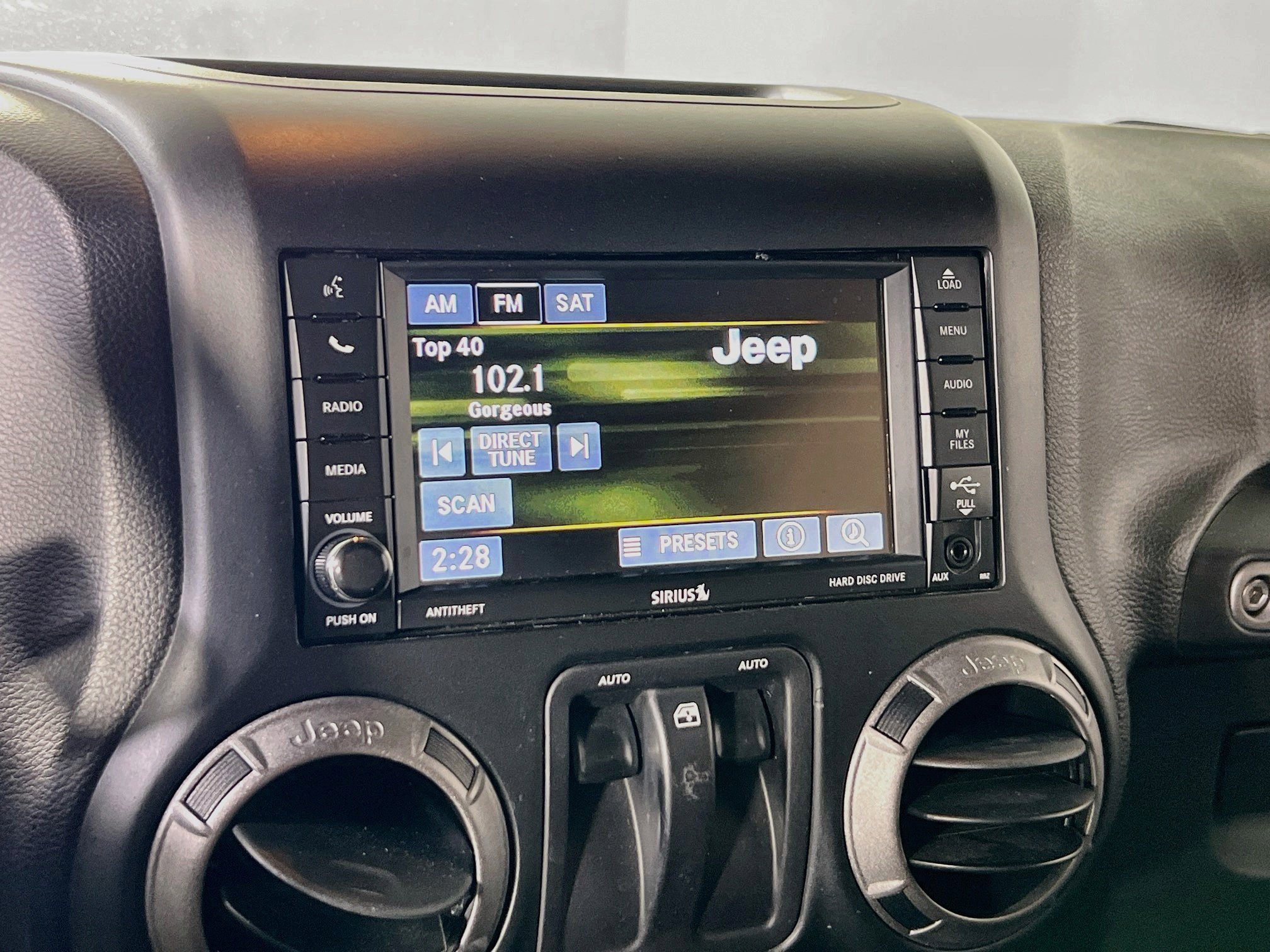 Used 2016 Jeep Wrangler Sport w/ Quick Order Package 23S AWD/4WD image 12
