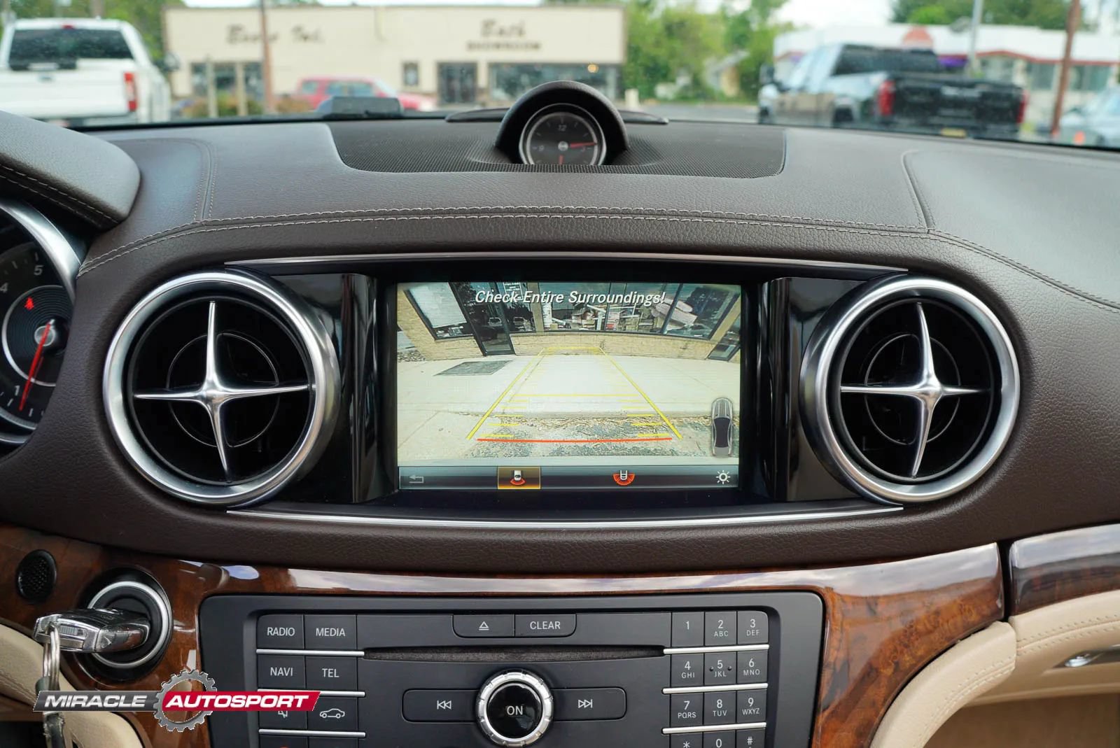 Used 2017 Mercedes-Benz SL 550 image 38