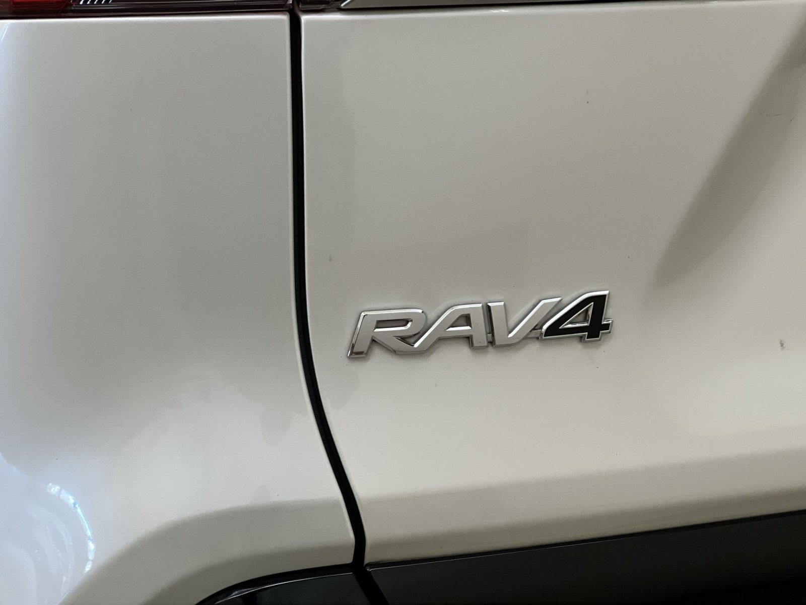 Used 2020 Toyota RAV4 XSE AWD/4WD image 30