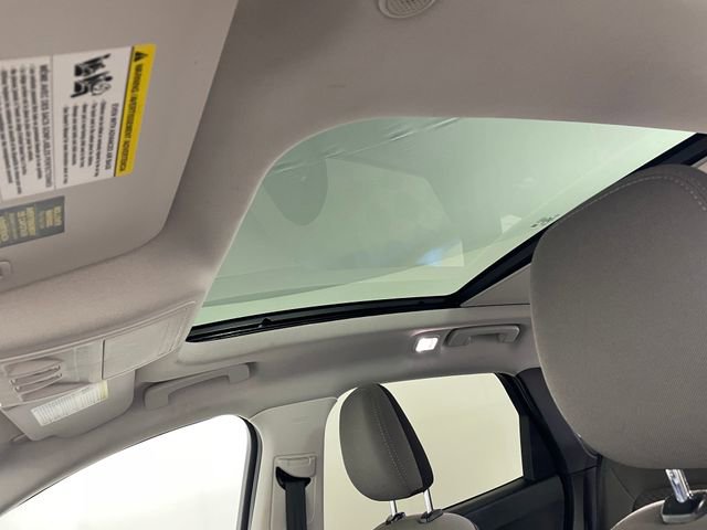 Used 2022 Ford Escape SE w/ SE Sport Appearance Package image 15