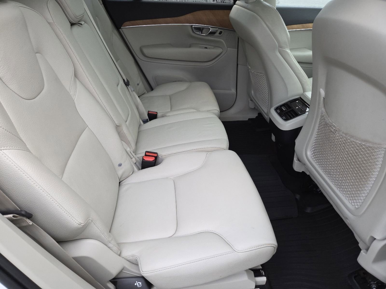Used 2022 Volvo XC90 T5 Momentum w/ Advanced Package image 26