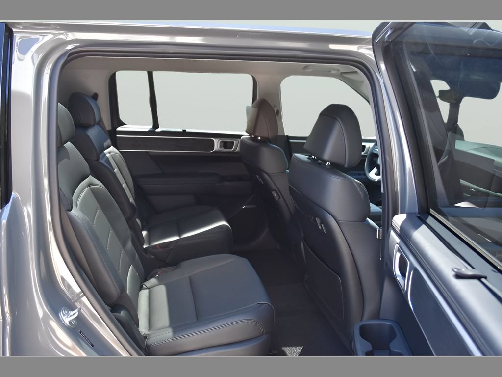New 2026 Hyundai Santa Fe Limited FWD image 15