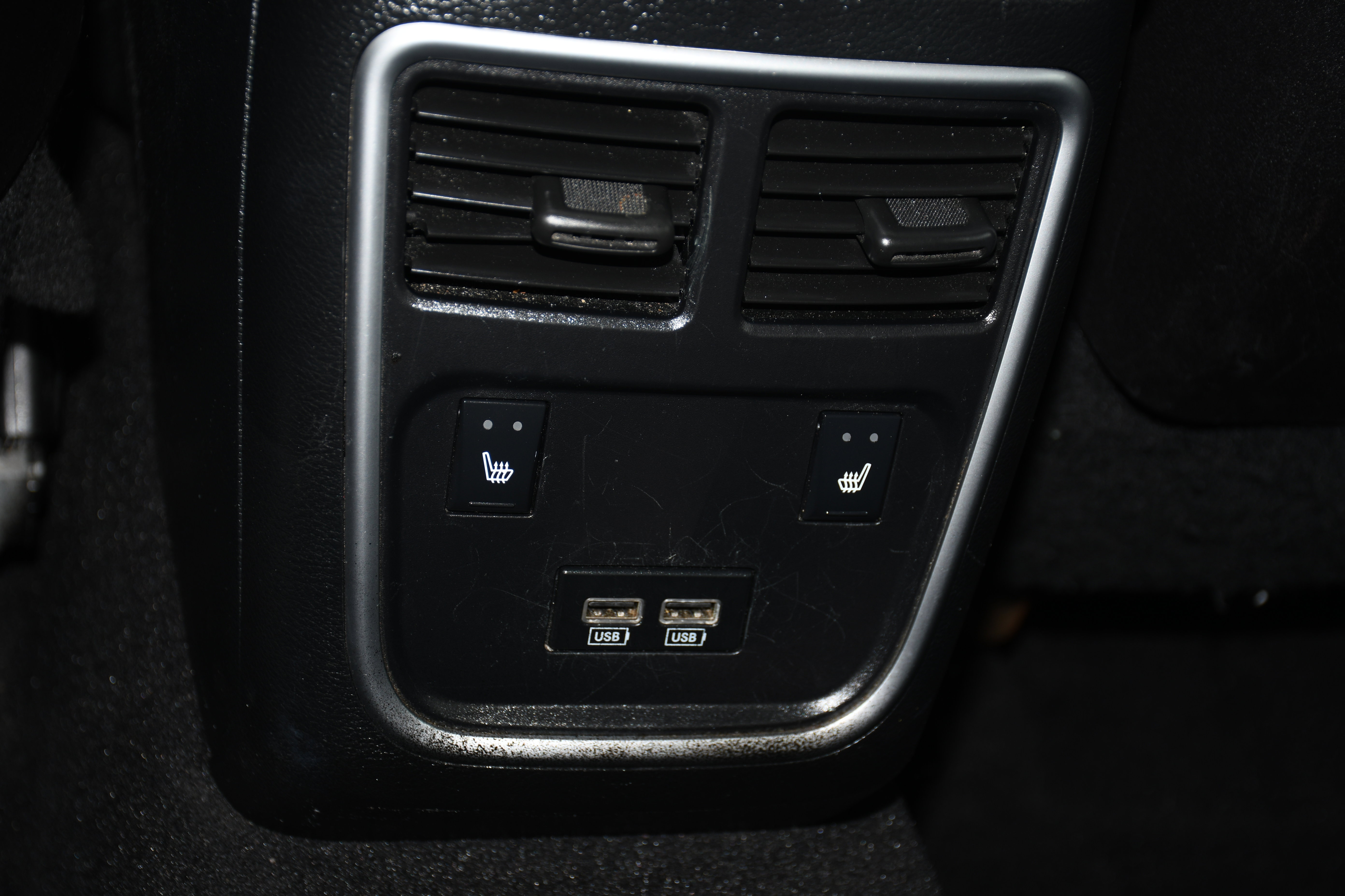 Used 2020 Dodge Charger SXT w/ Leather Interior Group image 17