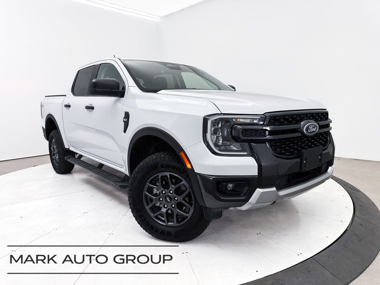 Used 2025 Ford Ranger XLT w/ FX4 Off-Road Package AWD/4WD image 1