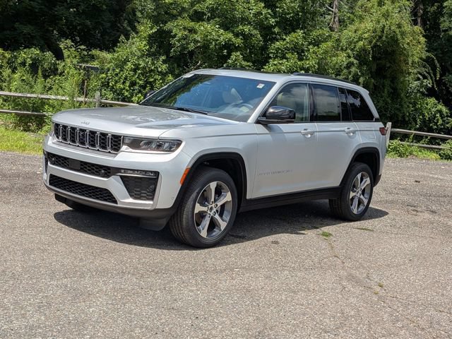 New 2026 Jeep Grand Cherokee Limited w/ Luxury Tech Group II AWD/4WD image 7