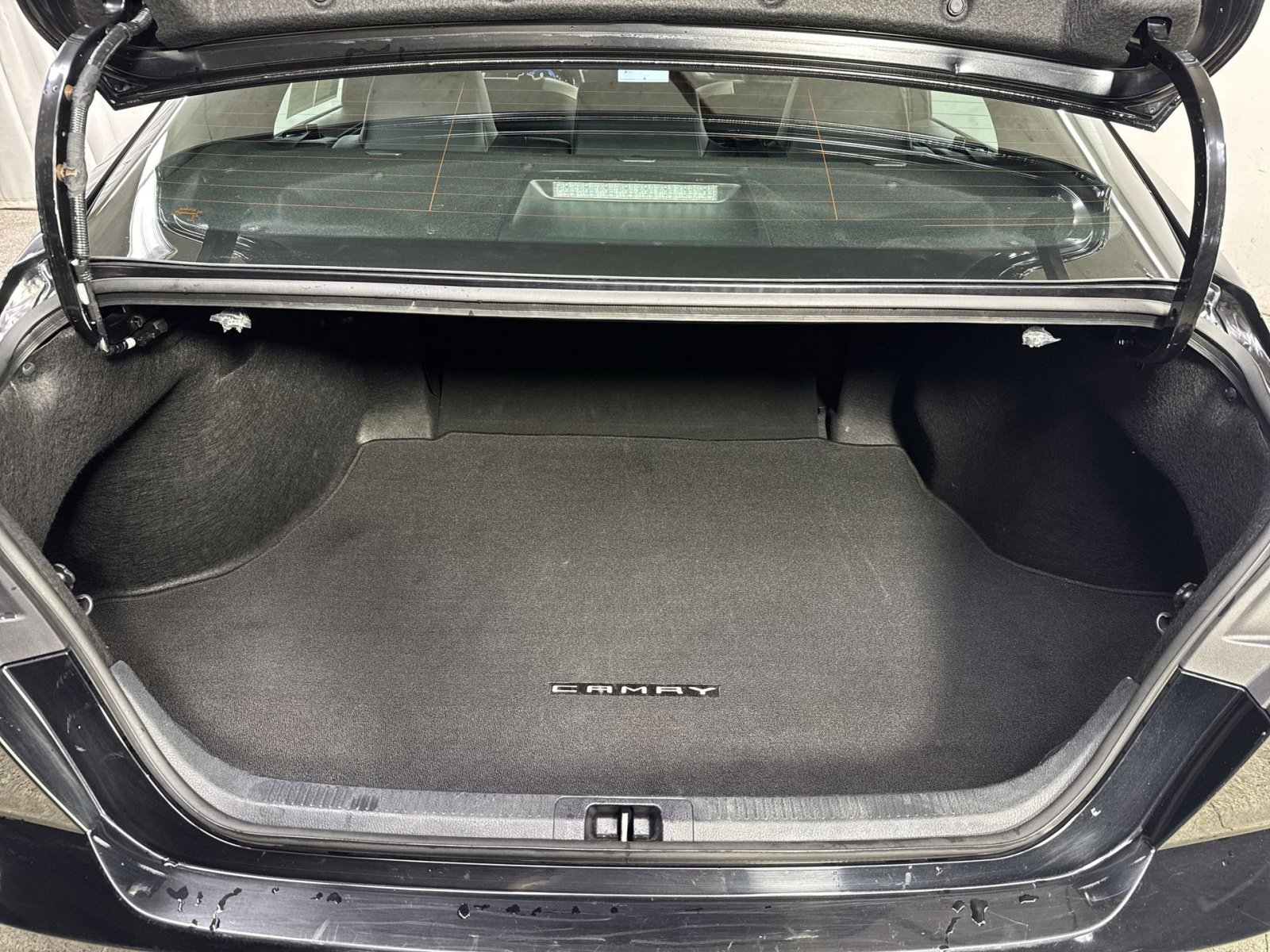 Used 2025 Toyota Camry SE w/ Convenience Package image 28