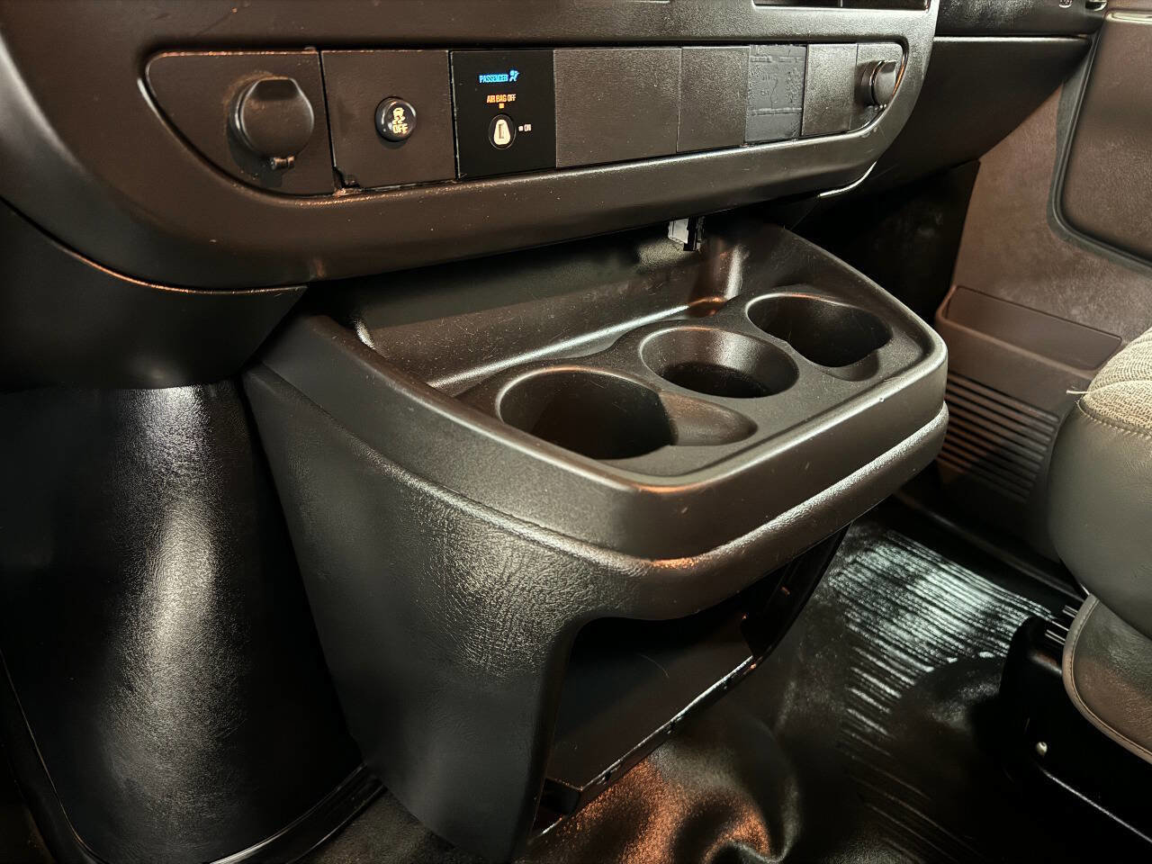 Used 2017 GMC Savana 2500 image 76