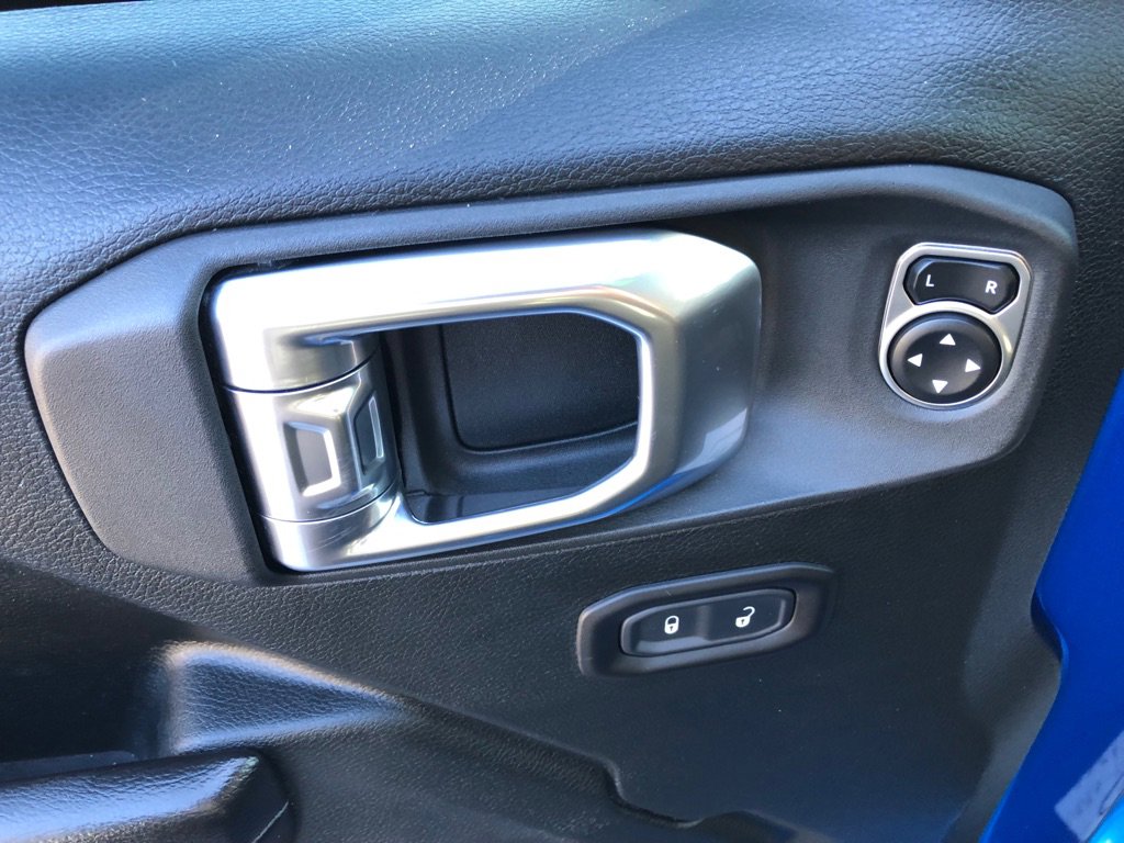 Used 2021 Jeep Gladiator Sport image 19