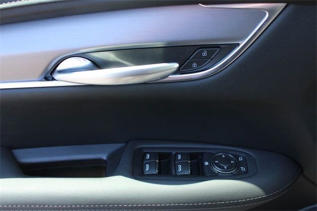 New 2025 Cadillac XT5 Luxury image 14