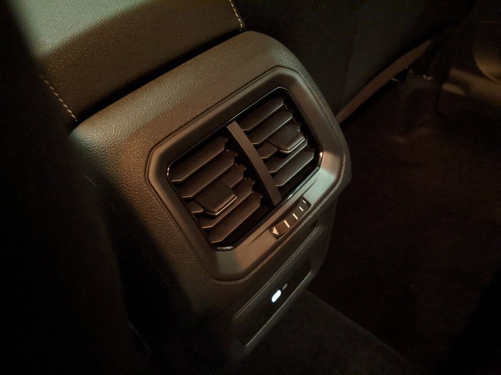 New 2026 Volkswagen Taos SE image 23