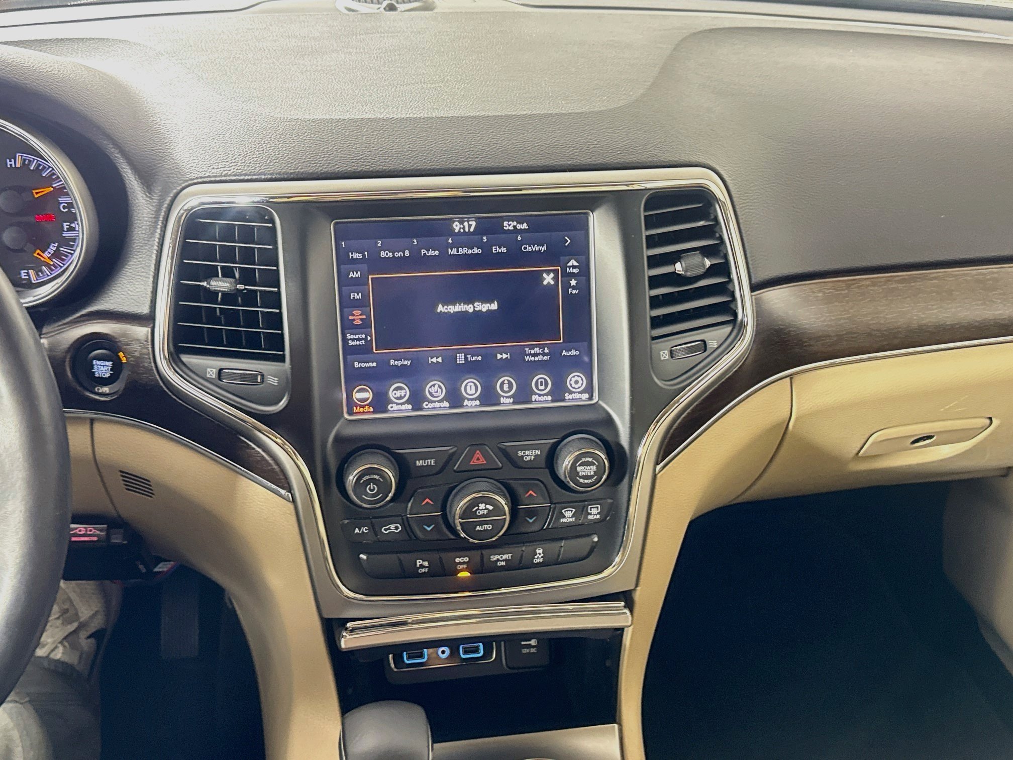 Used 2018 Jeep Grand Cherokee Limited w/ Luxury Group II AWD/4WD image 17