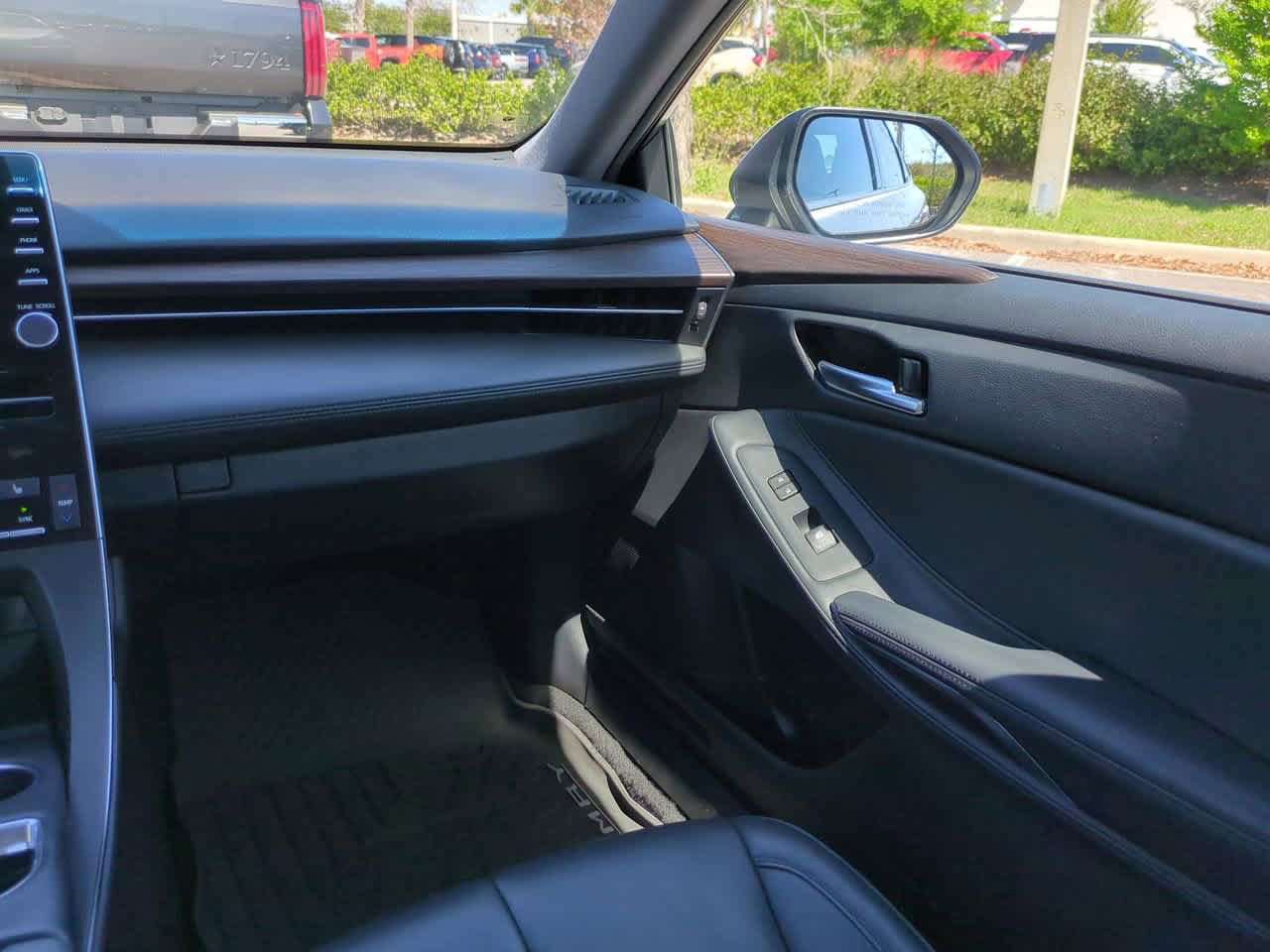 Used 2021 Toyota Avalon XLE FWD image 16