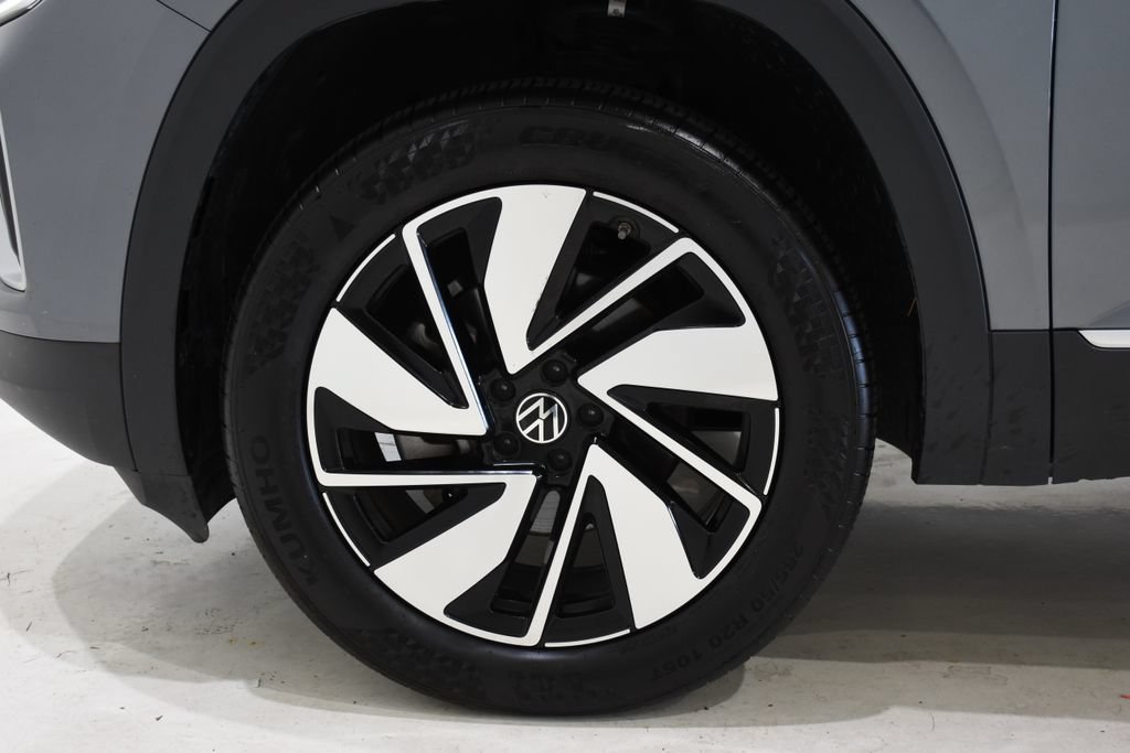 Used 2025 Volkswagen Atlas SEL AWD/4WD image 7