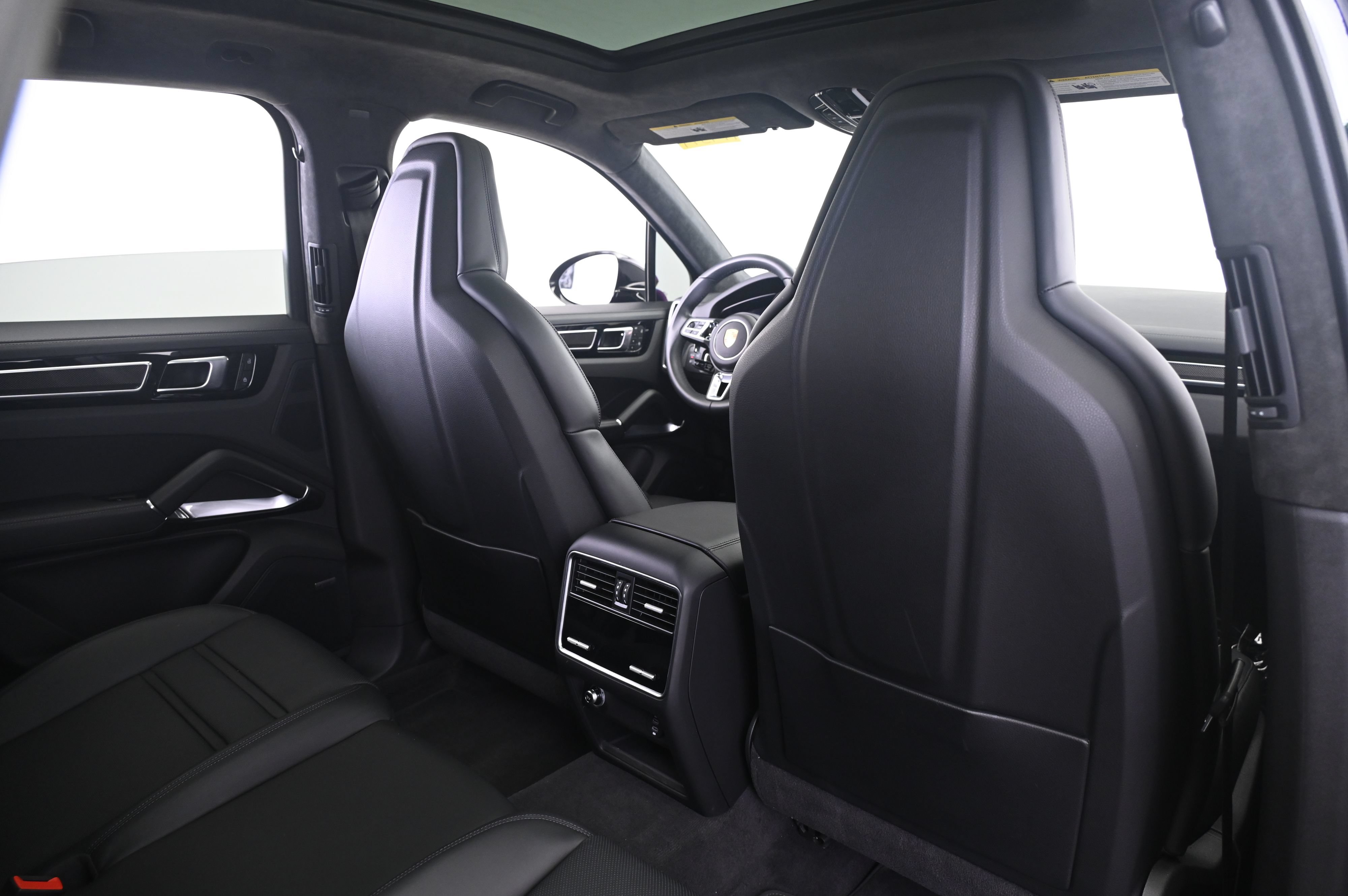 Used 2023 Porsche Cayenne Turbo AWD/4WD image 17