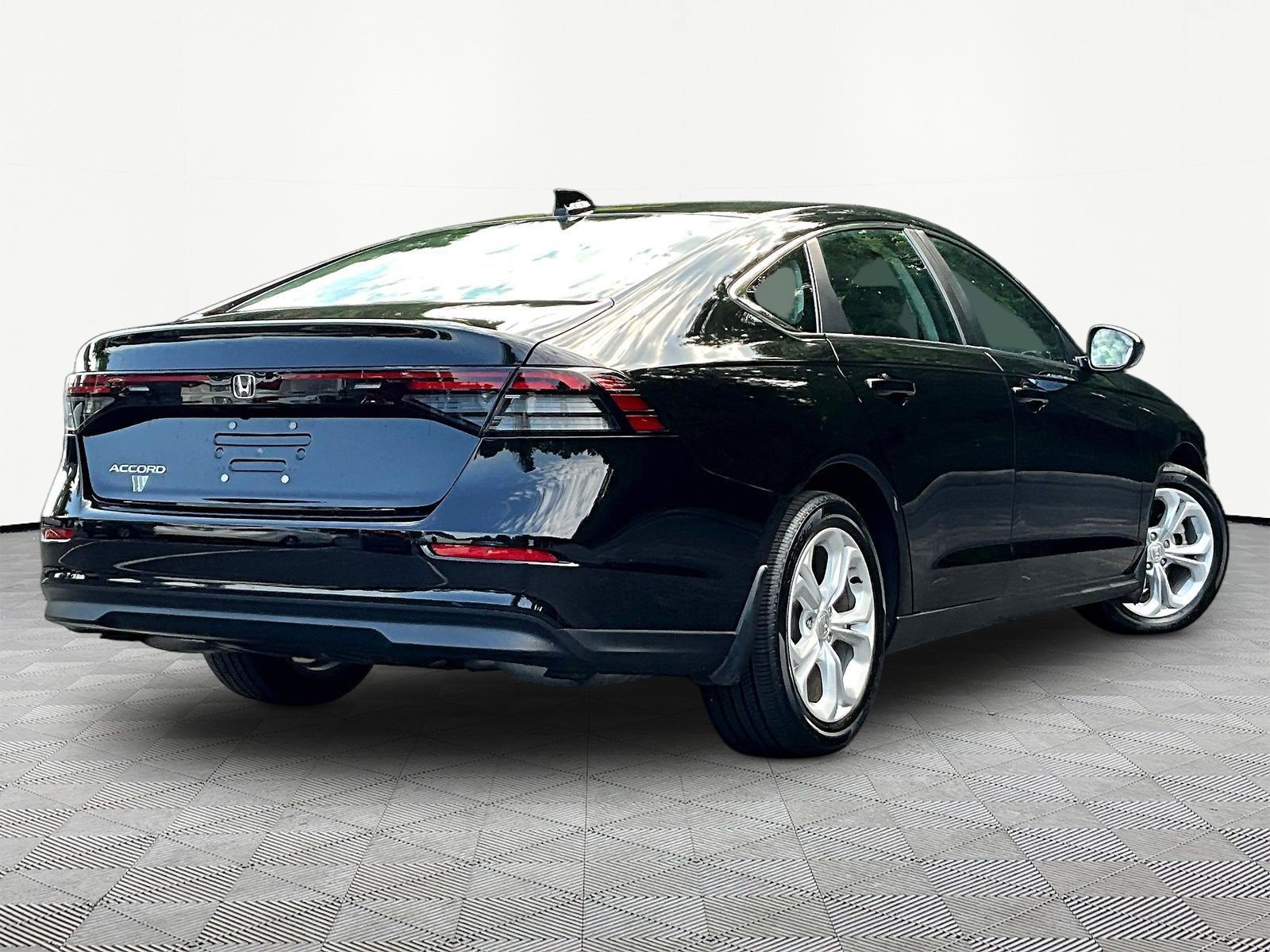 Used 2024 Honda Accord LX image 6