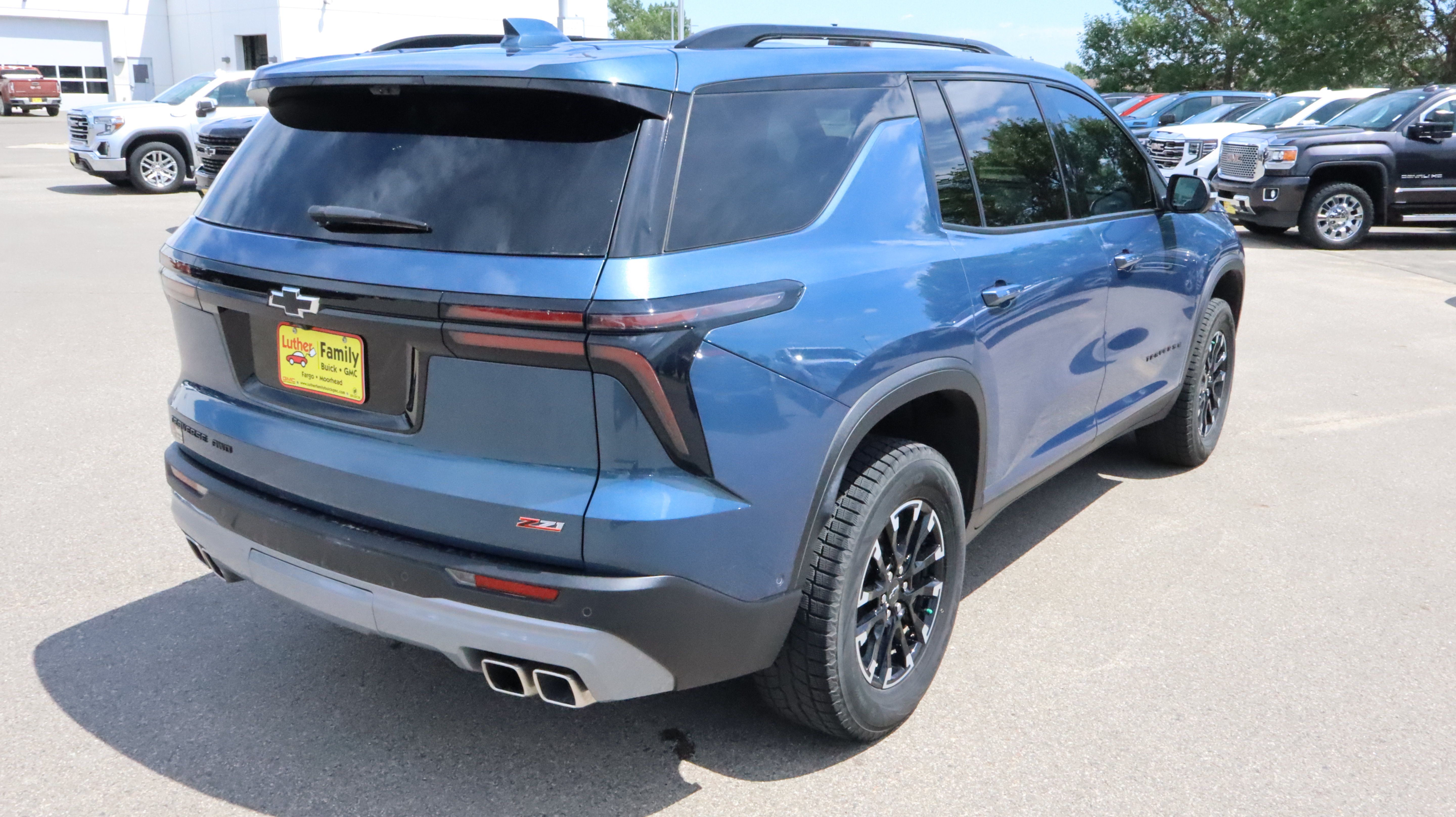 Used 2025 Chevrolet Traverse Z71 w/ Enhanced Driving Package AWD/4WD image 7