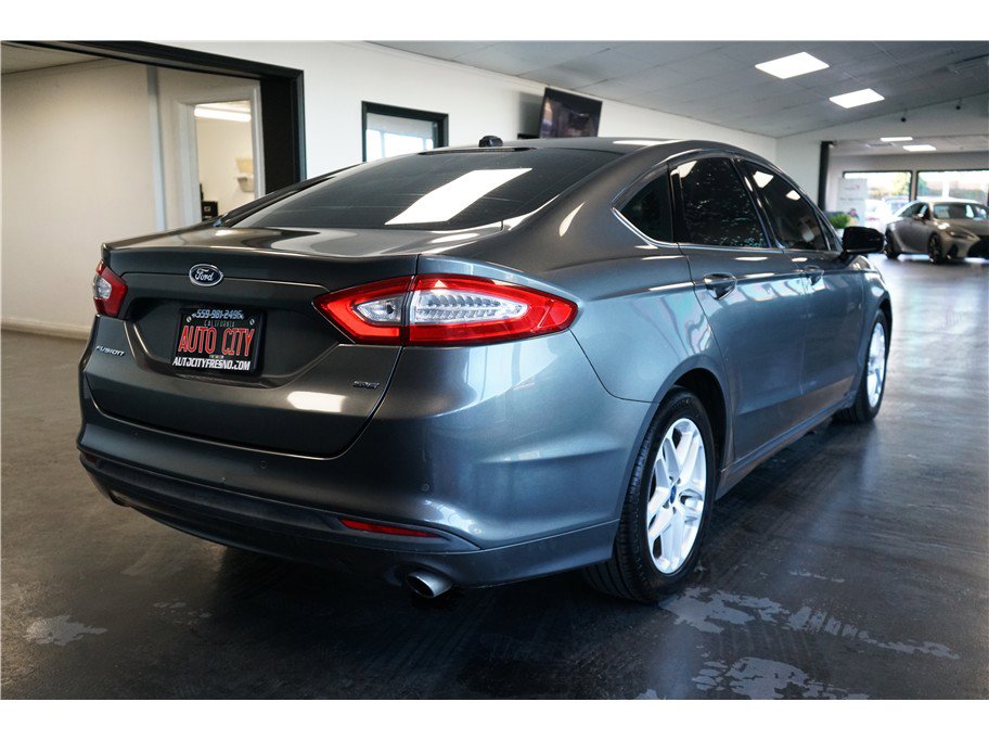 Used 2016 Ford Fusion SE image 7