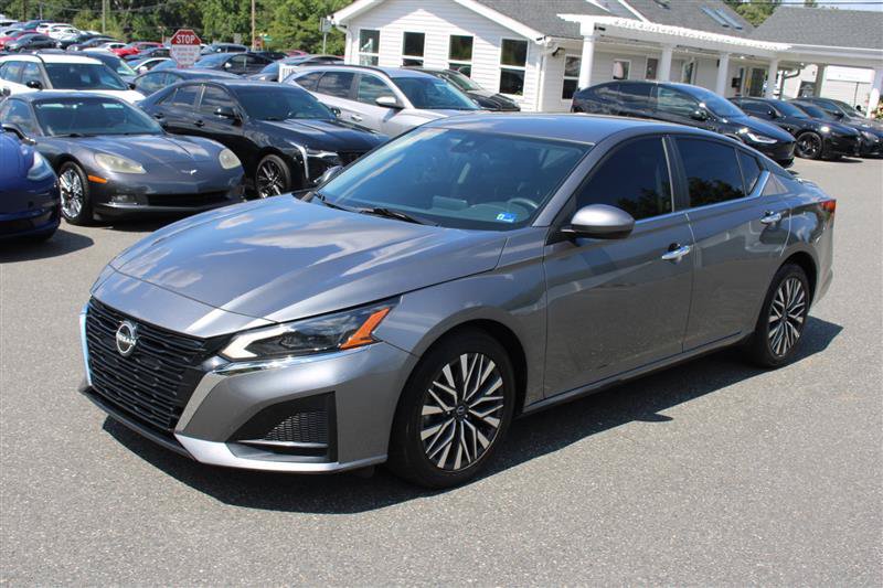 Used 2023 Nissan Altima 2.5 SV FWD image 3
