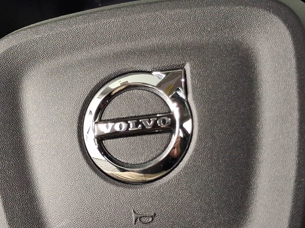 Certified 2024 Volvo XC40 B5 Ultimate w/ Protection Package Premier AWD/4WD image 35