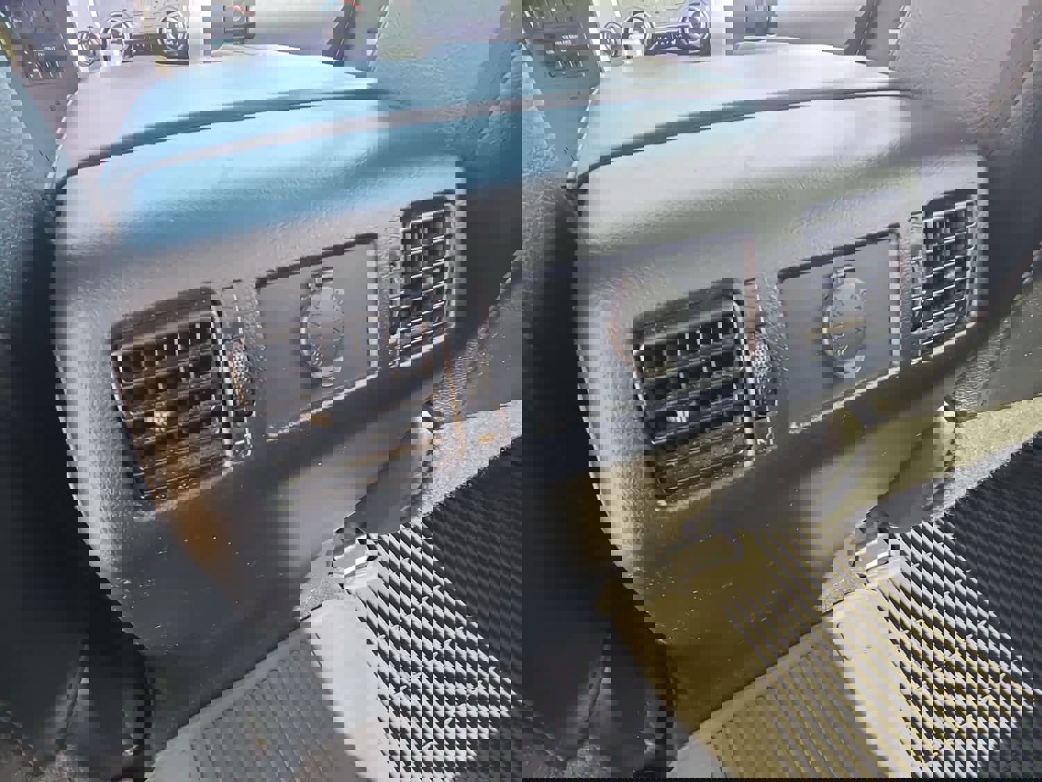 Used 2017 Toyota Tundra Limited w/ Limited Premium Package image 28