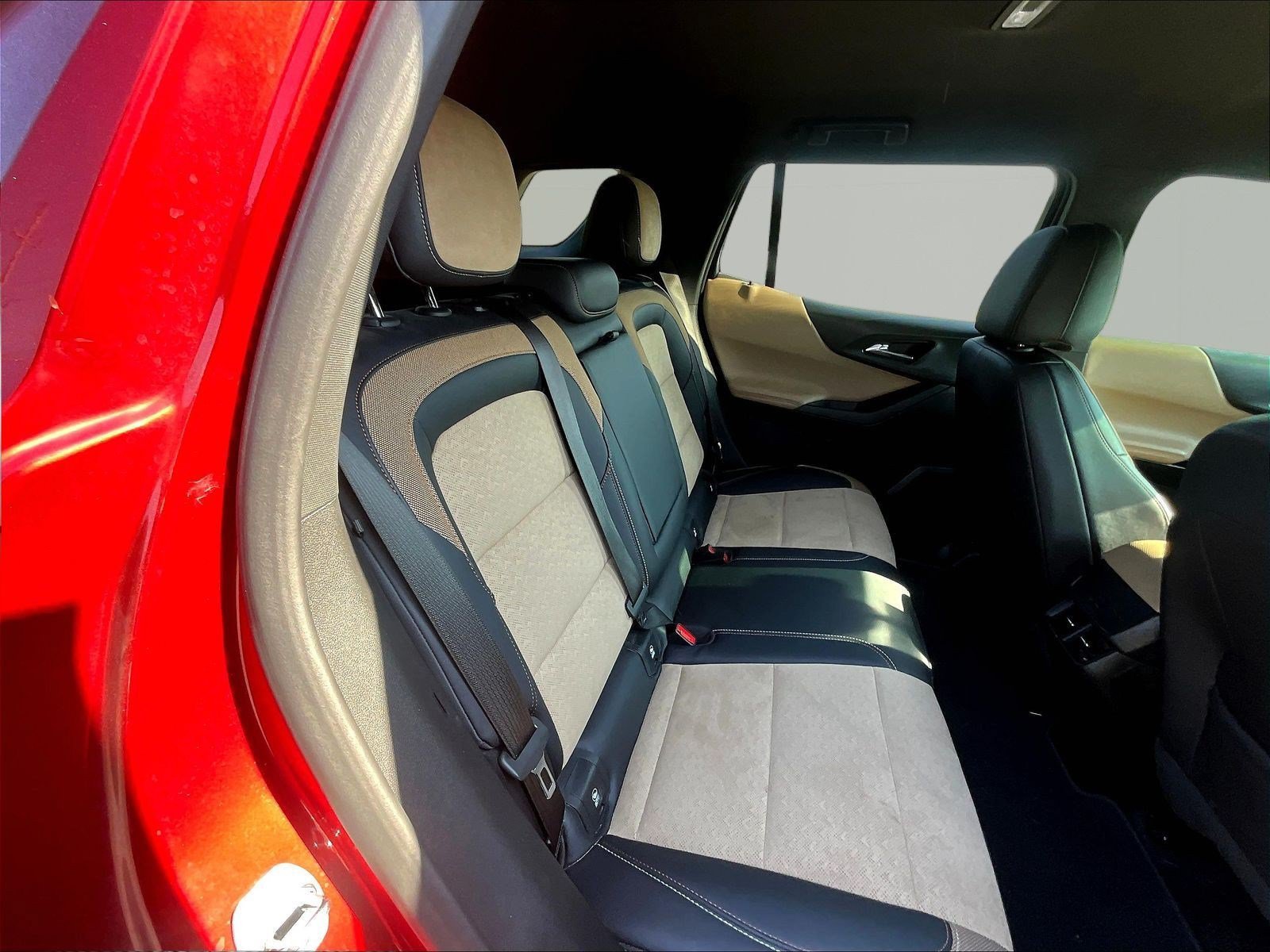 Used 2025 Chevrolet Equinox ACTIV w/ Safety and Technology Package AWD/4WD image 25
