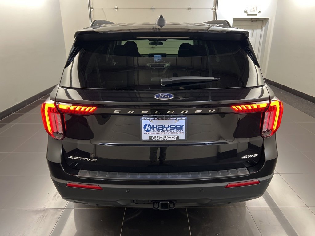 New 2025 Ford Explorer Active image 5