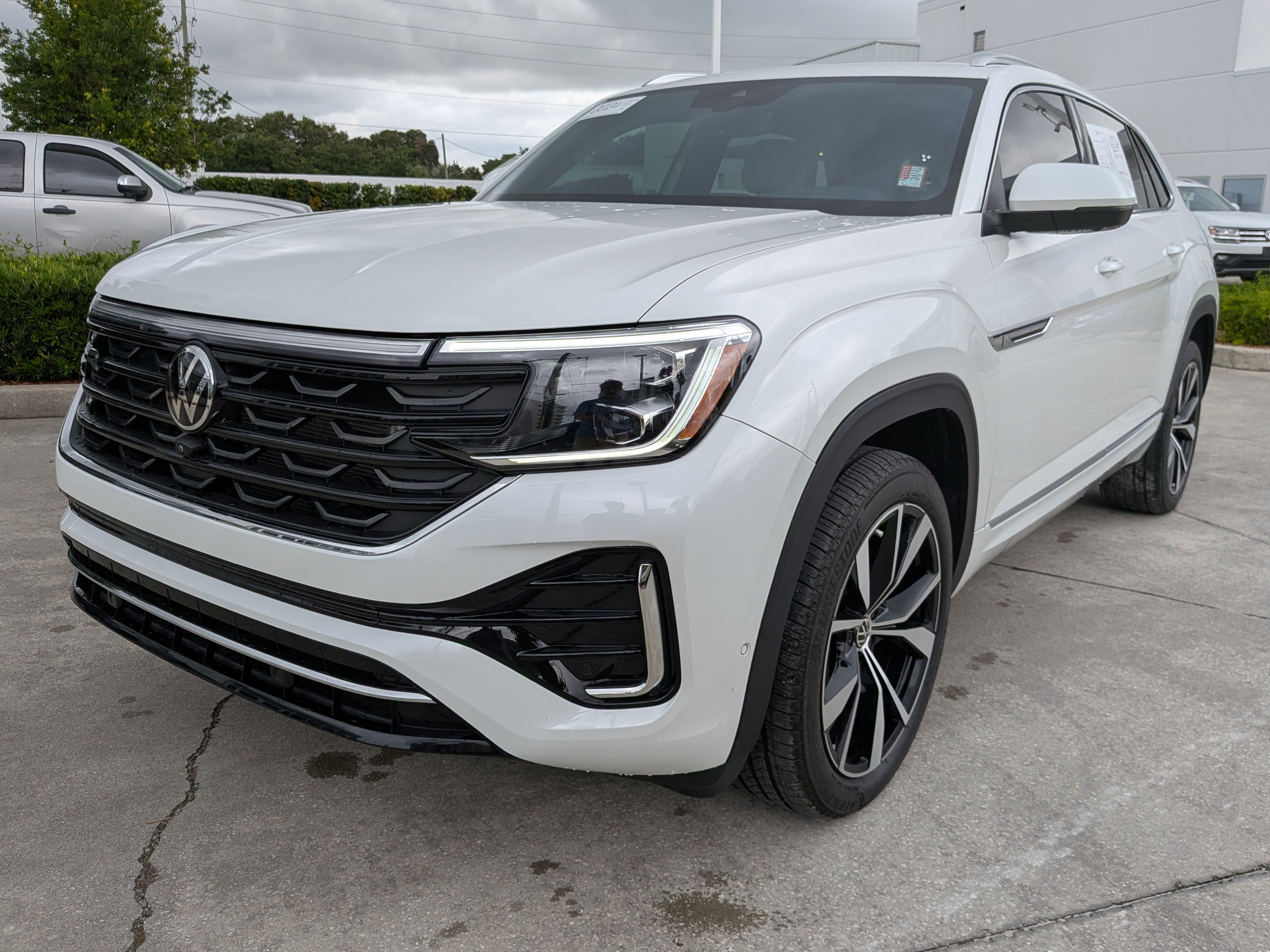Certified 2024 Volkswagen Atlas Cross Sport SEL Premium R-Line AWD/4WD image 7