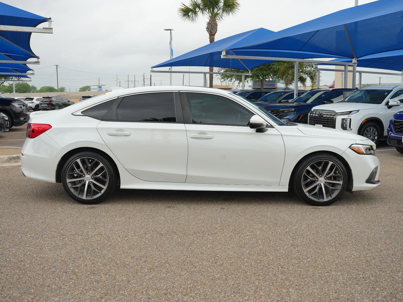 Used 2023 Honda Civic Touring image 4