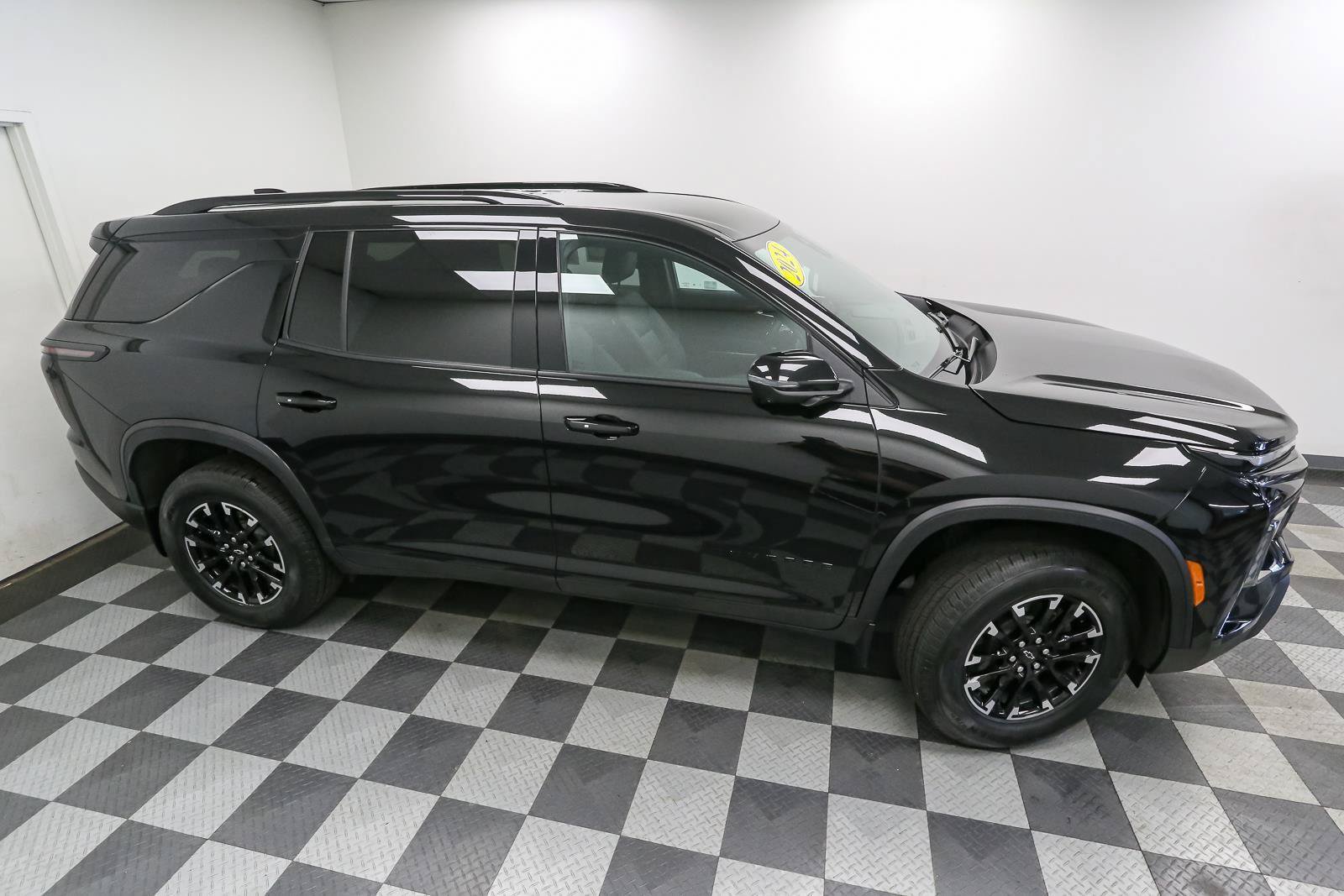 Used 2024 Chevrolet Traverse Z71 AWD/4WD image 5